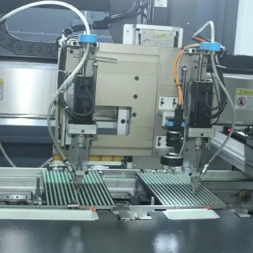 máquina de travamento automático de parafusos