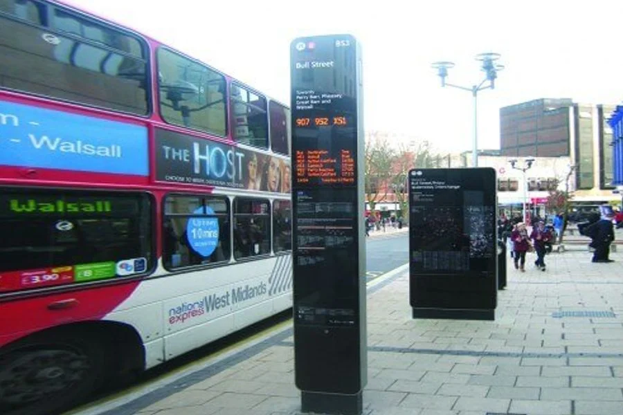 교통 센터의 디지털 토템