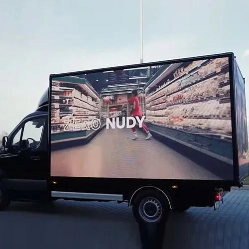 Camión con cartelera LED