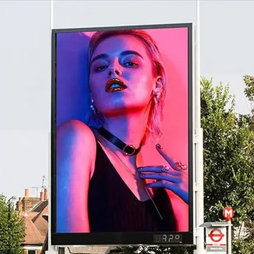 لوحة LED عمودية خارجية